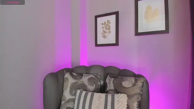 Snapshot of Jostyn_rous chatting on June 25, 12:31 pm Jostyn rous online show from June 25, 12:31 pm