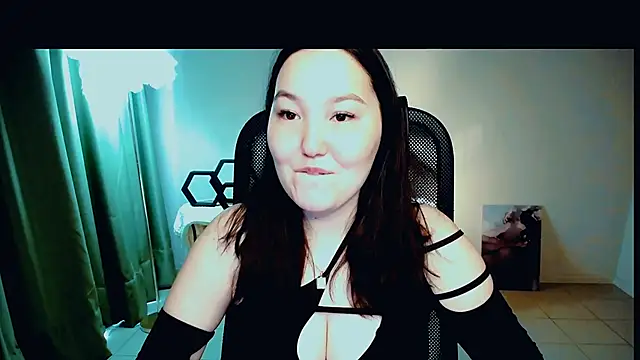 Snapshot of CamilaMartiez chatting on June 6, 9:14 am CamilaMartiez online show from June 6, 9:14 am