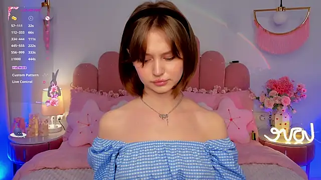 Snapshot of MariLew chatting on April 24, 5:32 am MariLew online show from April 24, 5:32 am