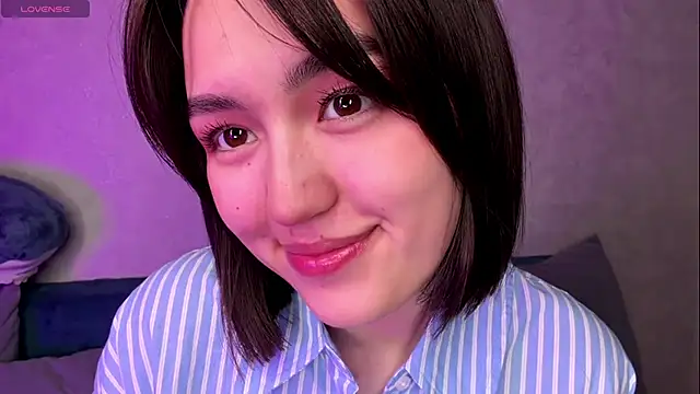 lilysolar online show from May 11, 4:04 pm