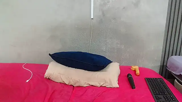 kinkynaghty online show from May 7, 10:48 pm