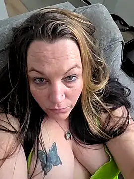 Queenemerald online show from July 8, 5:06 pm