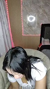 Snapshot of Saraa_M chatting on June 14, 5:48 pm Saraa M online show from June 14, 5:48 pm