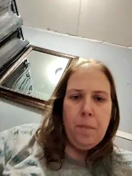 Snapshot of 023thickandjuicy07 chatting on April 16, 3:40 am 023thickandjuicy07 online show from April 16, 3:40 am