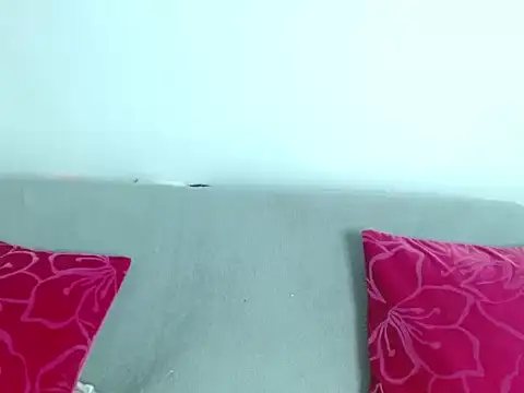 Snapshot of Violet_Donell chatting on April 14, 4:24 pm Violet Donell online show from April 14, 4:24 pm