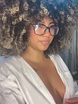 Snapshot of Kendra_curly chatting on May 27, 8:00 am Kendra curly online show from May 27, 8:00 am