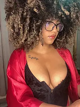 Snapshot of Kendra_curly chatting on May 29, 6:11 am Kendra curly online show from May 29, 6:11 am