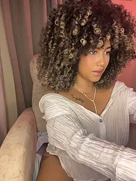 Snapshot of Kendra_curly chatting on June 12, 1:04 am Kendra curly online show from June 12, 1:04 am
