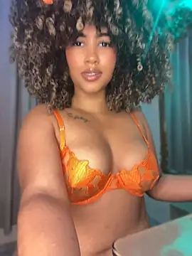 Snapshot of Kendra_curly chatting on July 11, 10:33 pm Kendra curly online show from July 11, 10:33 pm