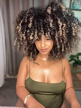 Snapshot of Kendra_curly chatting on July 14, 2:05 am Kendra curly online show from July 14, 2:05 am
