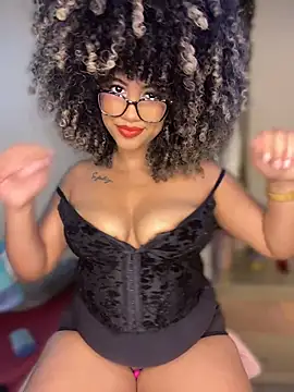 Snapshot of Kendra_curly chatting on August 7, 6:37 am Kendra curly online show from August 7, 6:37 am