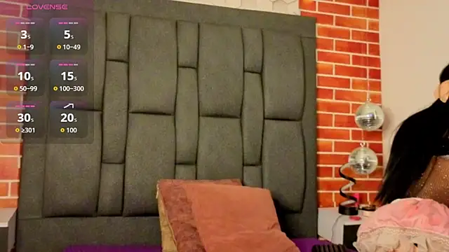 Snapshot of luxuryheavenn chatting on April 6, 7:37 pm luxuryheavenn online show from April 6, 7:37 pm