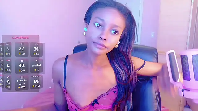 Snapshot of Amber_Fae chatting on May 7, 10:37 pm Amber Fae online show from May 7, 10:37 pm