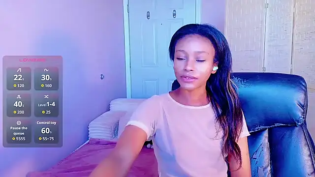 Snapshot of Amber_Fae chatting on May 12, 1:47 am Amber Fae online show from May 12, 1:47 am