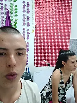 Snapshot of Geneviieve_and_scott_hot chatting on May 10, 2:28 am Geneviieve and scott hot online show from May 10, 2:28 am