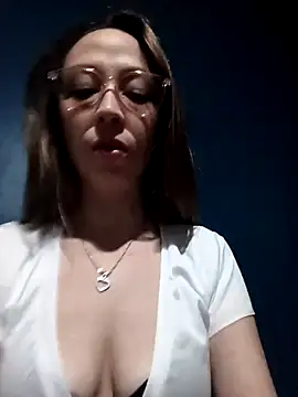 Snapshot of nickyone90 chatting on April 13, 6:24 pm nickyone90 online show from April 13, 6:24 pm