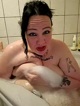 Snapshot of Noraya_ink chatting on April 3, 6:17 pm Noraya ink online show from April 3, 6:17 pm