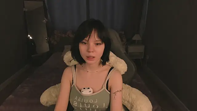 Snapshot of Loly_Cuttie chatting on May 4, 1:18 pm Loly Cuttie online show from May 4, 1:18 pm