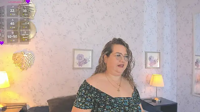 Martinacurvy  online show from June 4, 10:21 am