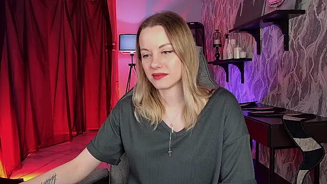 Snapshot of VireliaMoonfall chatting on April 23, 12:29 pm VireliaMoonfall online show from April 23, 12:29 pm