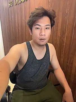 Snapshot of Titanryu chatting on April 23, 1:40 am Titanryu online show from April 23, 1:40 am
