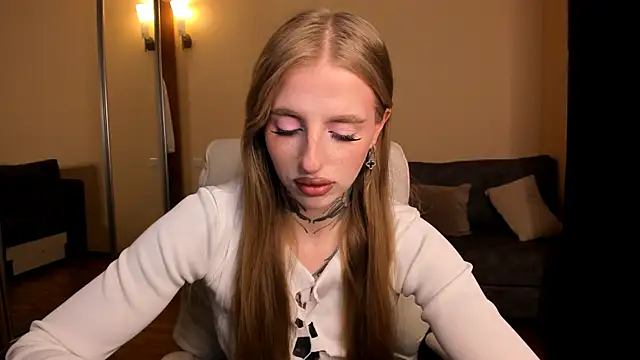Snapshot of harley_kimm chatting on May 11, 4:51 am harley kimm online show from May 11, 4:51 am
