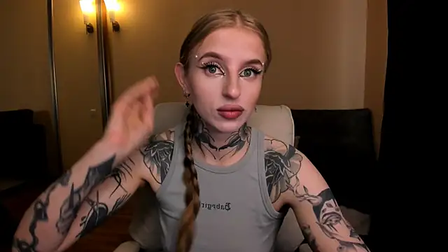 Snapshot of harley_kimm chatting on May 19, 4:52 am harley kimm online show from May 19, 4:52 am