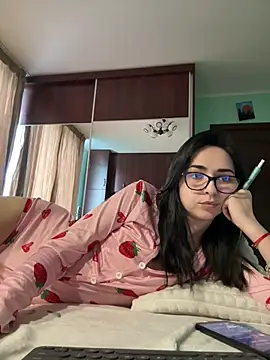 Snapshot of TheaMerve chatting on April 22, 1:01 pm TheaMerve online show from April 22, 1:01 pm