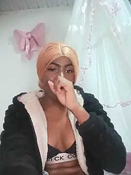 Snapshot of KatyBelle_ chatting on April 24, 9:06 pm KatyBelle online show from April 24, 9:06 pm