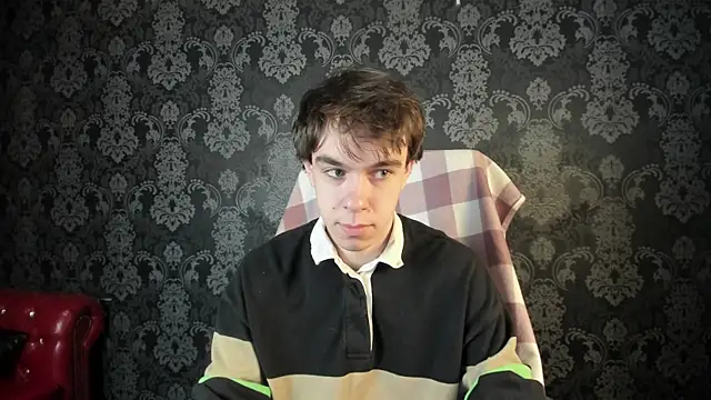 Snapshot of DaveBevy chatting on May 4, 7:32 pm DaveBevy online show from May 4, 7:32 pm
