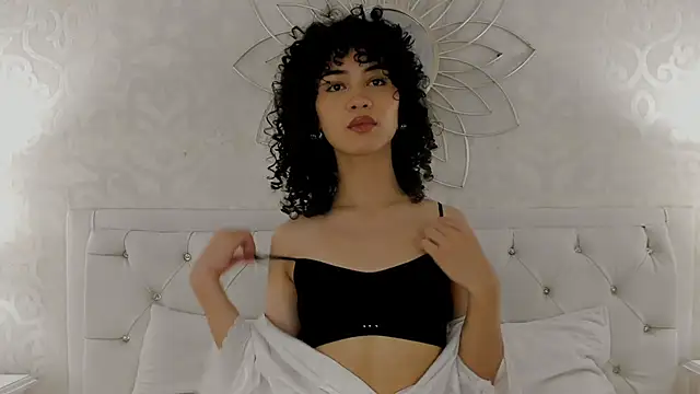 Snapshot of Julietta___ chatting on April 16, 12:06 pm Julietta online show from April 16, 12:06 pm