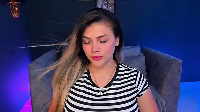Snapshot of Sofia_Velvetx chatting on April 25, 9:23 pm Sofia Velvetx online show from April 25, 9:23 pm