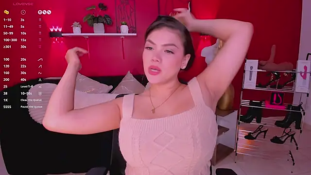 Snapshot of Sofia_Velvetx chatting on May 24, 2:44 pm Sofia Velvetx online show from May 24, 2:44 pm