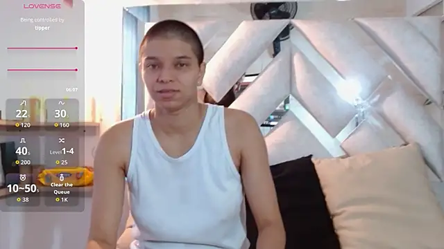 Snapshot of Natasha_and_zoe_ chatting on June 10, 4:06 pm Natasha and zoe online show from June 10, 4:06 pm