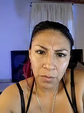 Snapshot of tatianabelli chatting on April 24, 5:48 pm tatianabelli online show from April 24, 5:48 pm
