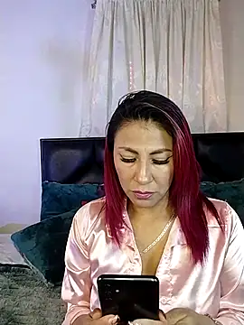 Snapshot of tatianabelli chatting on April 29, 6:03 pm tatianabelli online show from April 29, 6:03 pm