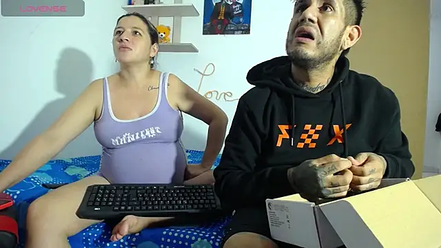 Snapshot of allison_maxtattoo_ chatting on May 26, 3:46 am allison maxtattoo online show from May 26, 3:46 am