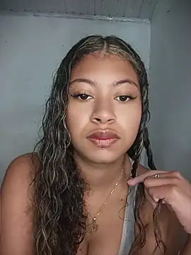 Snapshot of BelleKaty_ chatting on May 21, 4:36 pm BelleKaty online show from May 21, 4:36 pm