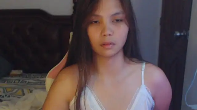 Snapshot of sweet_21_1 chatting on April 13, 5:13 am sweet 21 1 online show from April 13, 5:13 am