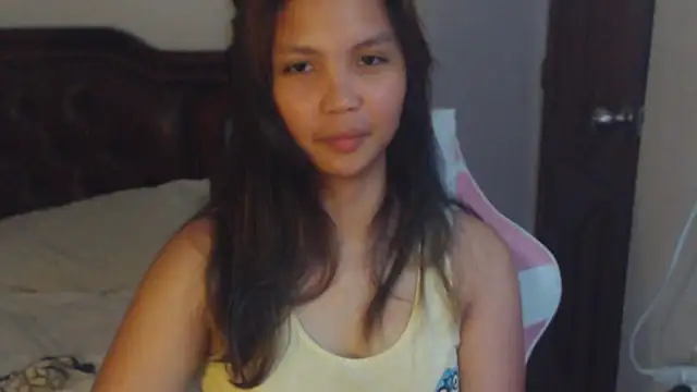 Snapshot of sweet_21_1 chatting on April 16, 9:39 pm sweet 21 1 online show from April 16, 9:39 pm