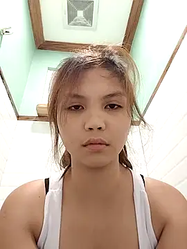 Snapshot of sweet_21_1 chatting on April 19, 8:44 pm sweet 21 1 online show from April 19, 8:44 pm