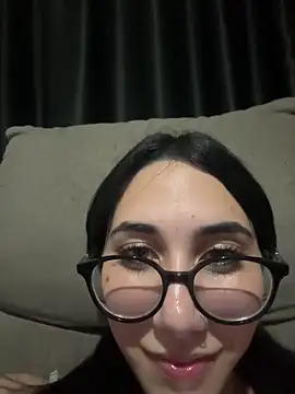 juliacosta online show from April 5, 7:16 am