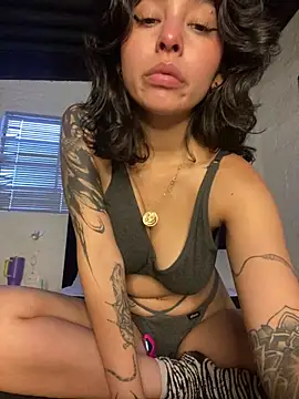 Snapshot of Ciielo_777 chatting on June 4, 10:38 pm Ciielo 777 online show from June 4, 10:38 pm