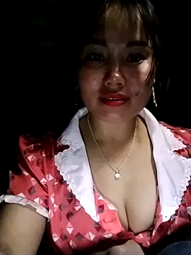 Snapshot of Giang-mylove chatting on April 9, 2:33 pm Giang-mylove online show from April 9, 2:33 pm