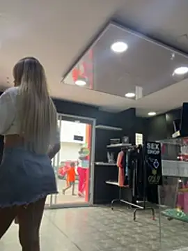 Snapshot of barbievictoria chatting on July 3, 5:08 pm barbievictoria online show from July 3, 5:08 pm