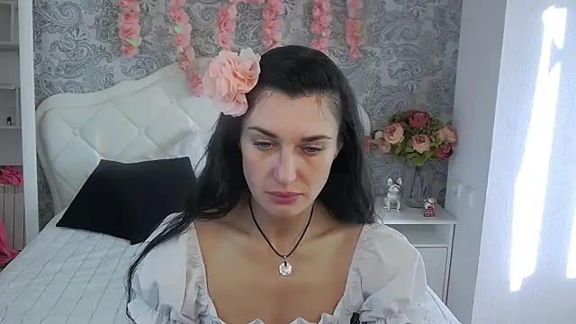 Snapshot of AriannaCruise chatting on April 6, 3:48 am AriannaCruise online show from April 6, 3:48 am