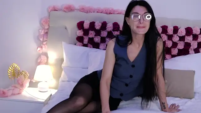 Snapshot of AriannaCruise chatting on April 25, 11:24 pm AriannaCruise online show from April 25, 11:24 pm