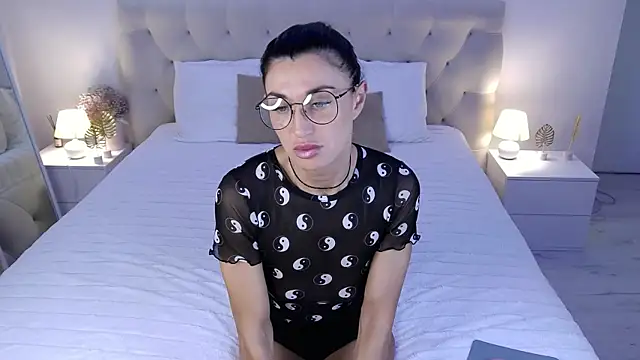 Snapshot of AriannaCruise chatting on June 15, 6:54 pm AriannaCruise online show from June 15, 6:54 pm