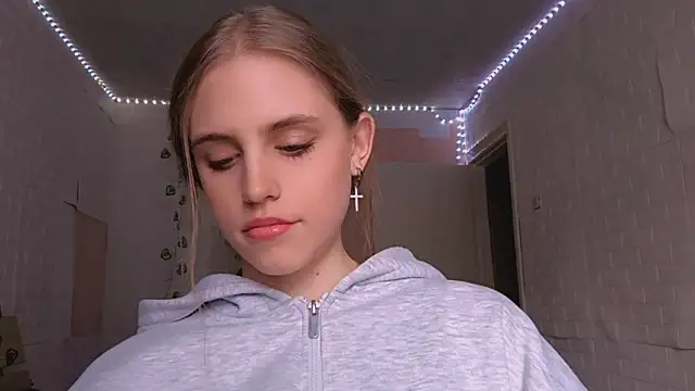 EveCoutch online show from March 30, 12:06 pm