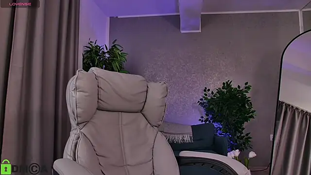 Snapshot of SandraBabeXO chatting on April 15, 4:08 am SandraBabeXO online show from April 15, 4:08 am